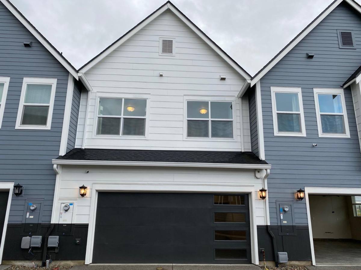 Townhouse for rent at Reeds Crossing, 7447 SE Chinquapin Dr, Hillsboro, OR 97123