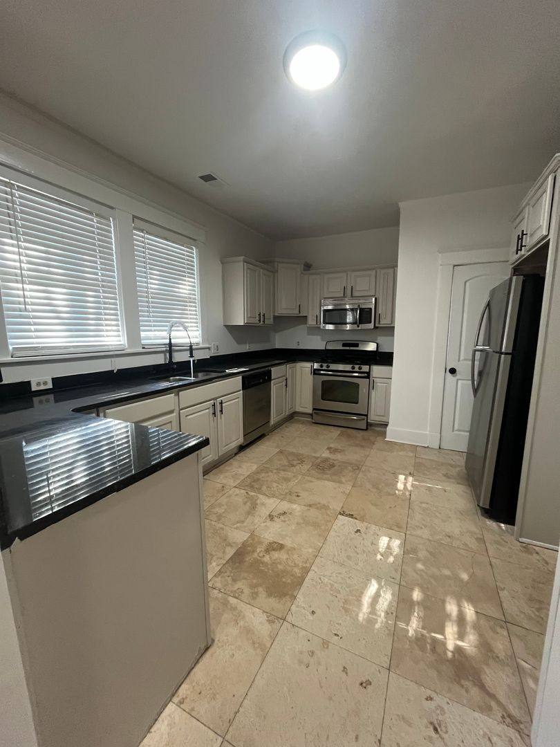 Apartment for rent at 115 Stonewall St, Memphis, TN 38104