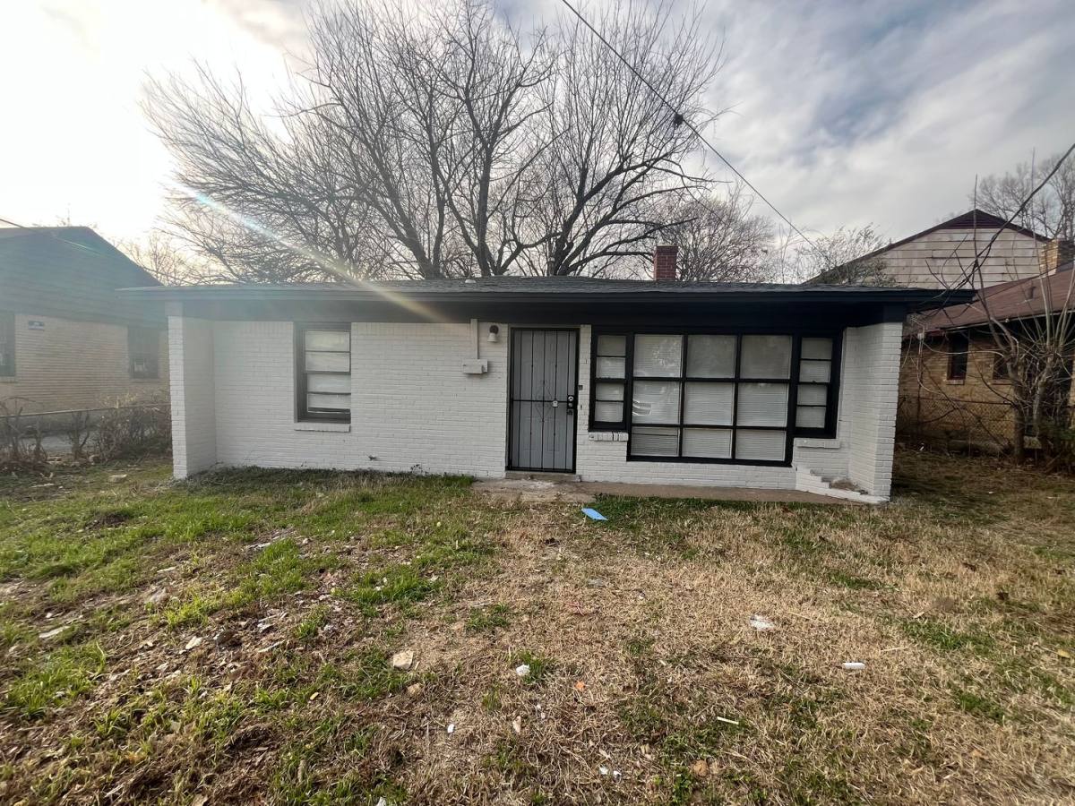 House for rent at 1659 S Cooper St, Memphis, TN 38114
