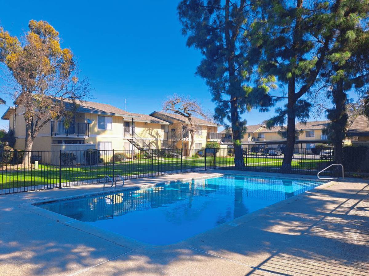 Apartment for rent at 5325 E Kings Canyon Rd, Fresno, CA 93727