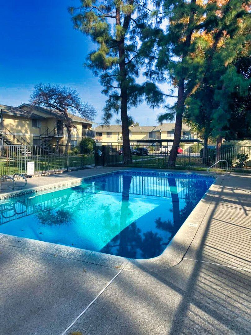 Apartment for rent at 5325 E Kings Canyon Rd, Fresno, CA 93727