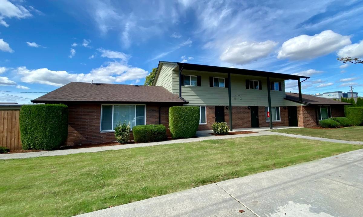 Townhouse for rent at 1710 Valley Ave E, Sumner, WA 98390