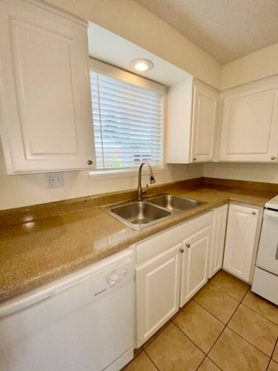 Townhouse for rent at 1710 Valley Ave E, Sumner, WA 98390