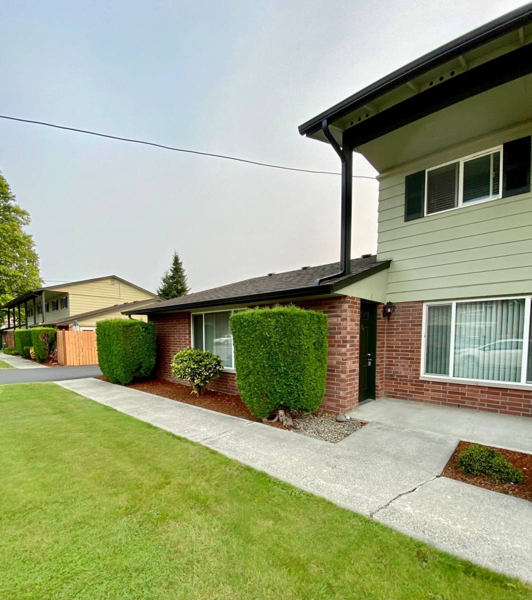 Townhouse for rent at 1710 Valley Ave E, Sumner, WA 98390