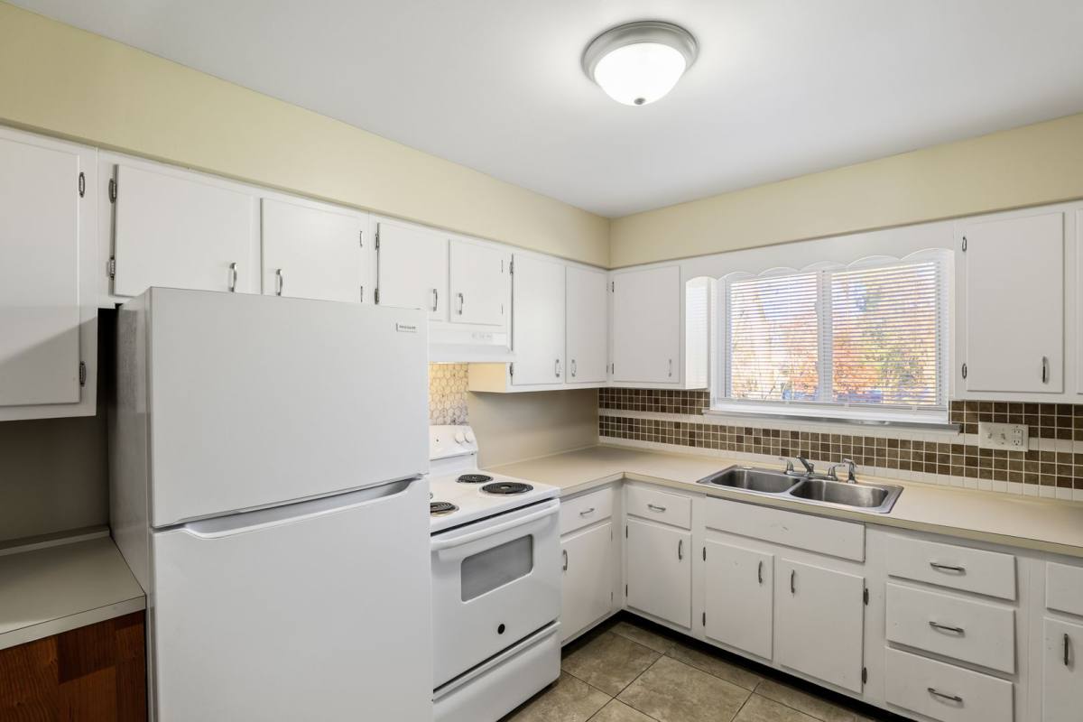Apartment for rent at 727 & 739 E Sibley St, Howell, MI 48843