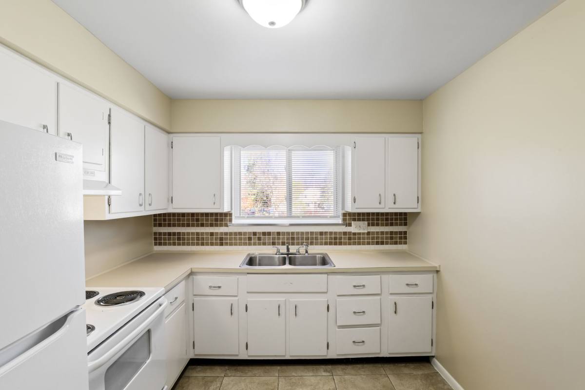 Apartment for rent at 727 & 739 E Sibley St, Howell, MI 48843