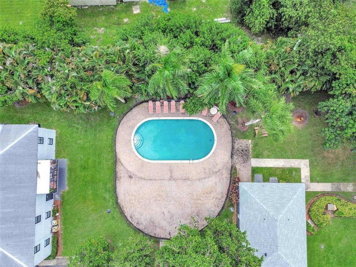 Apartment for rent at 7550 Stirling Rd, Hollywood, FL 33024