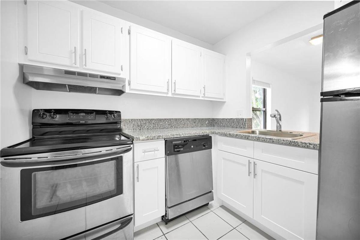 Apartment for rent at 7550 Stirling Rd, Hollywood, FL 33024