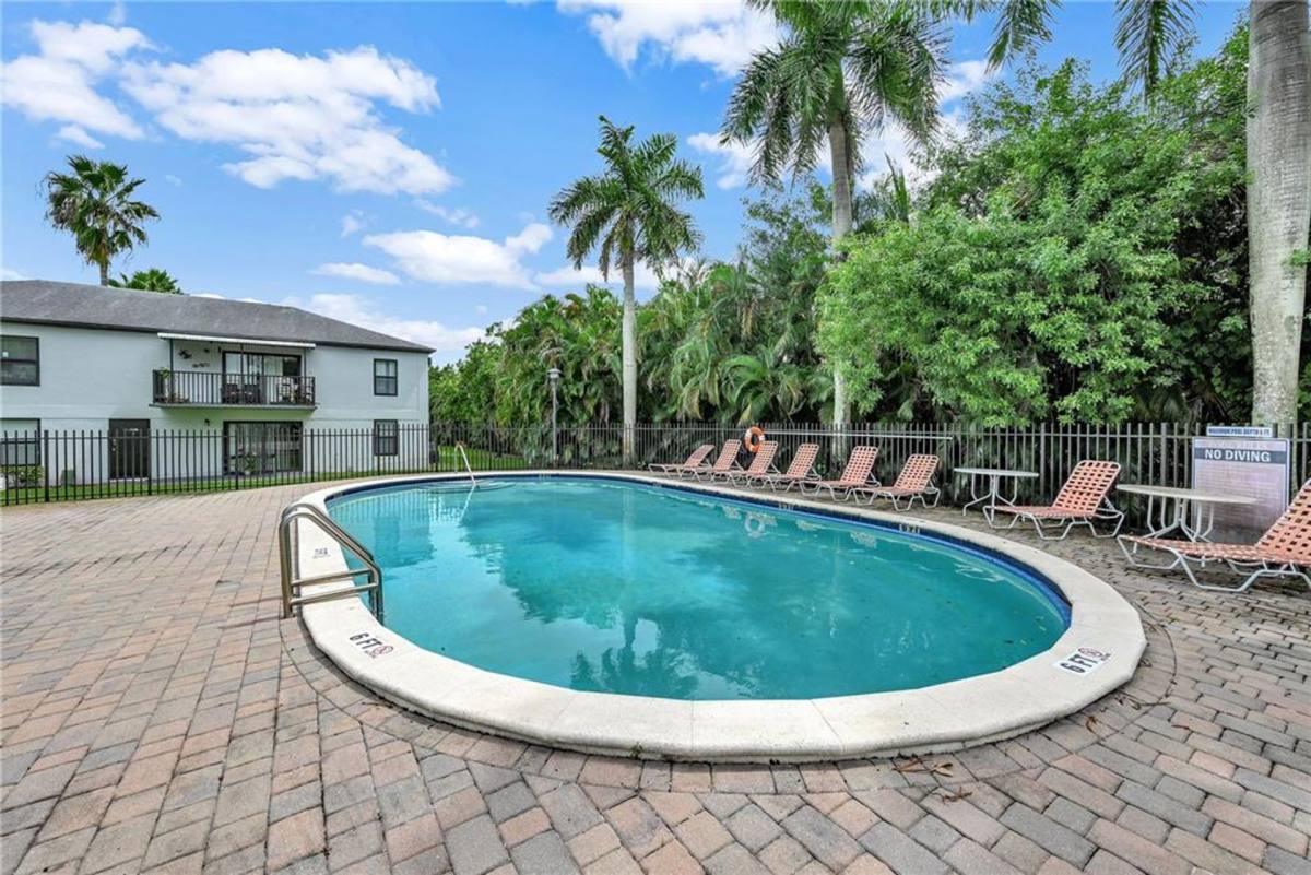 Apartment for rent at 7550 Stirling Rd, Hollywood, FL 33024