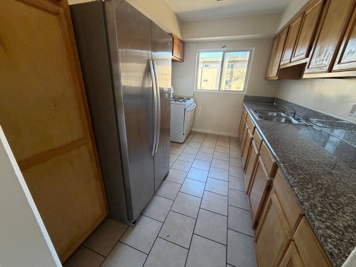 Apartment for rent at 3851 Coco Ave, Los Angeles, CA 90008