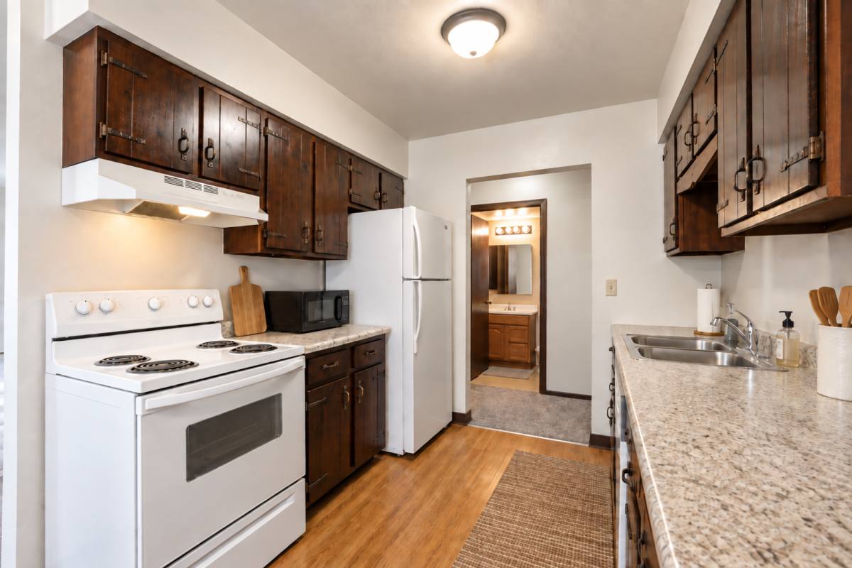 Apartment for rent at 3419-3421 Kingswood Place, Waterloo, IA 50701
