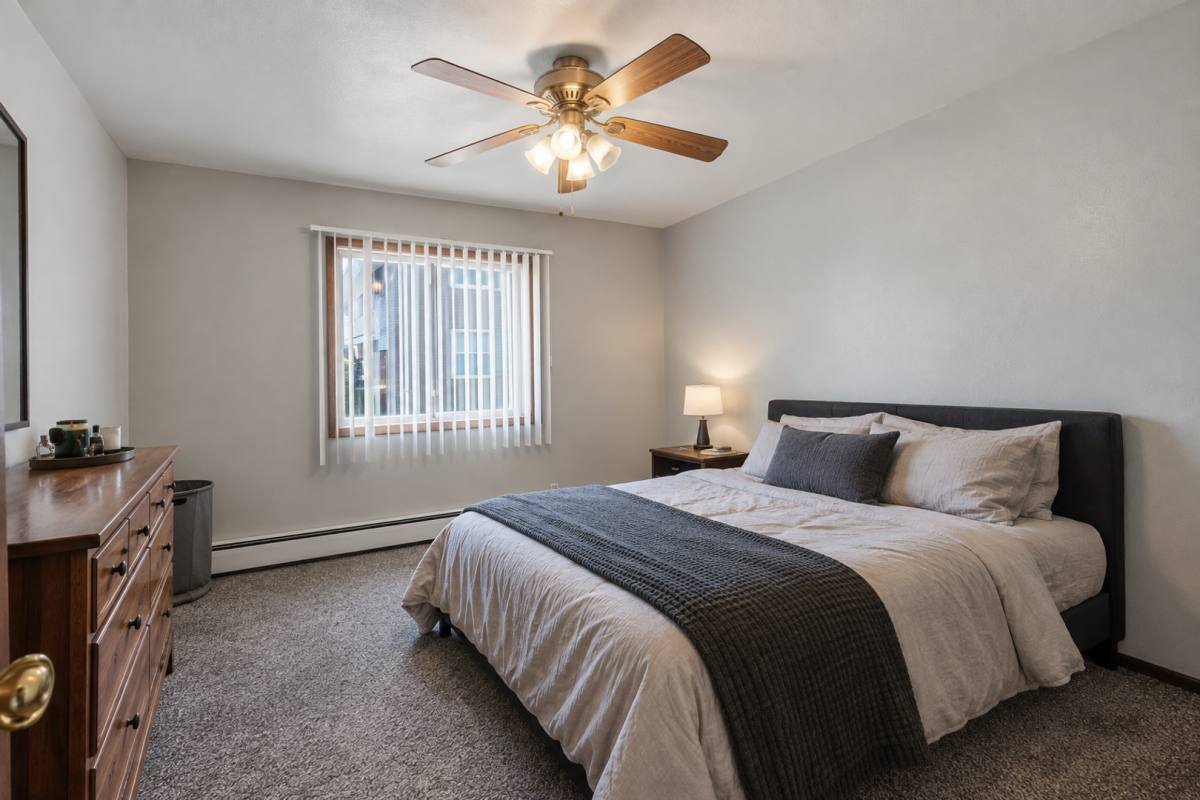 Apartment for rent at 3419-3421 Kingswood Place, Waterloo, IA 50701