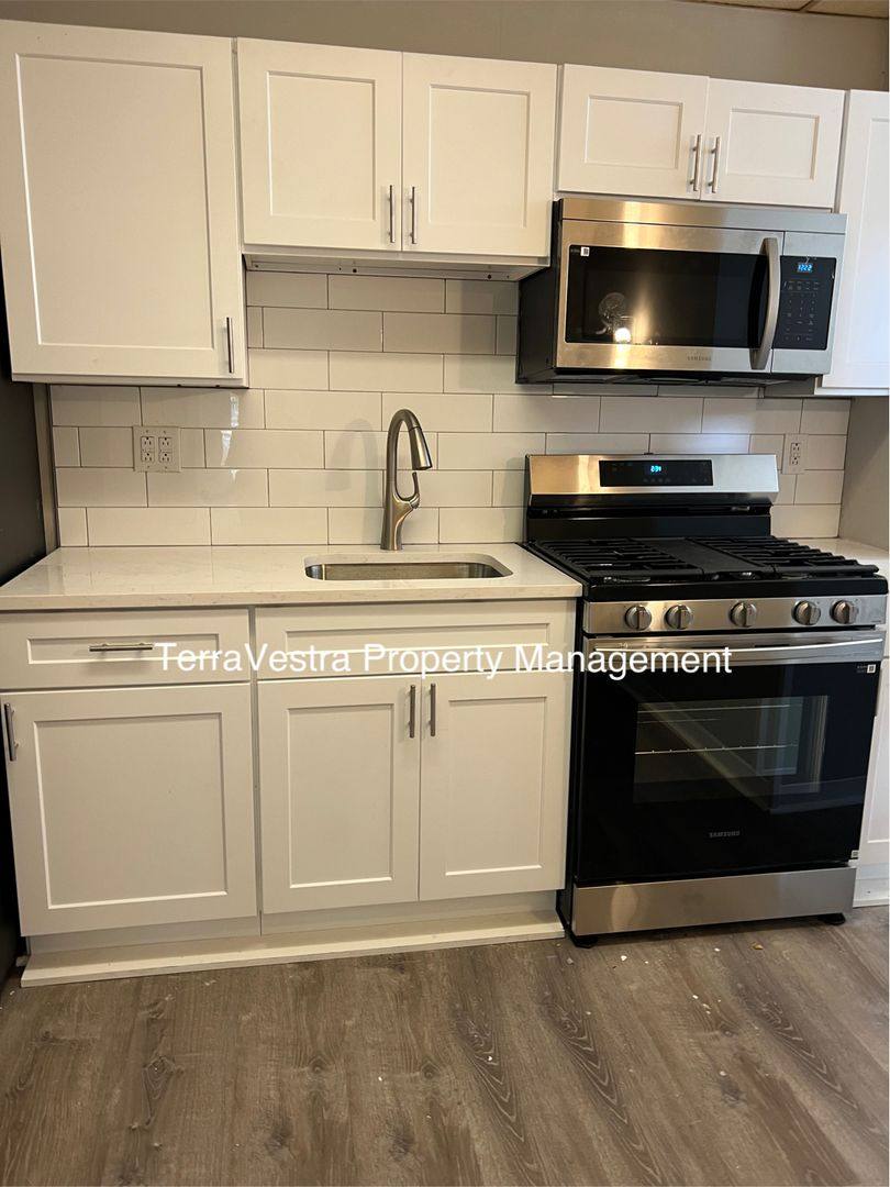 Apartment for rent at 215 Maple Ave, Westville, NJ 08093