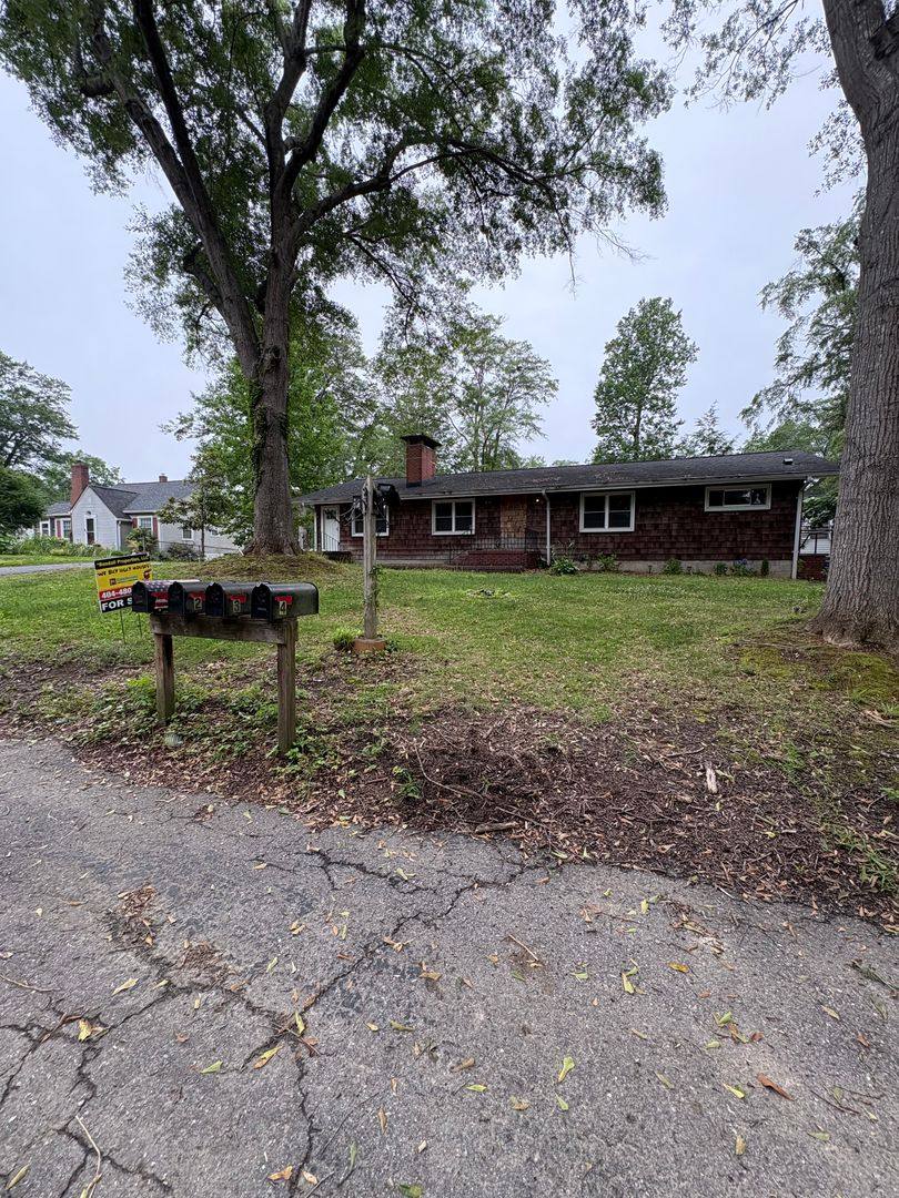 Apartment for rent at 114 Brookside Rd, Spartanburg, SC 29301