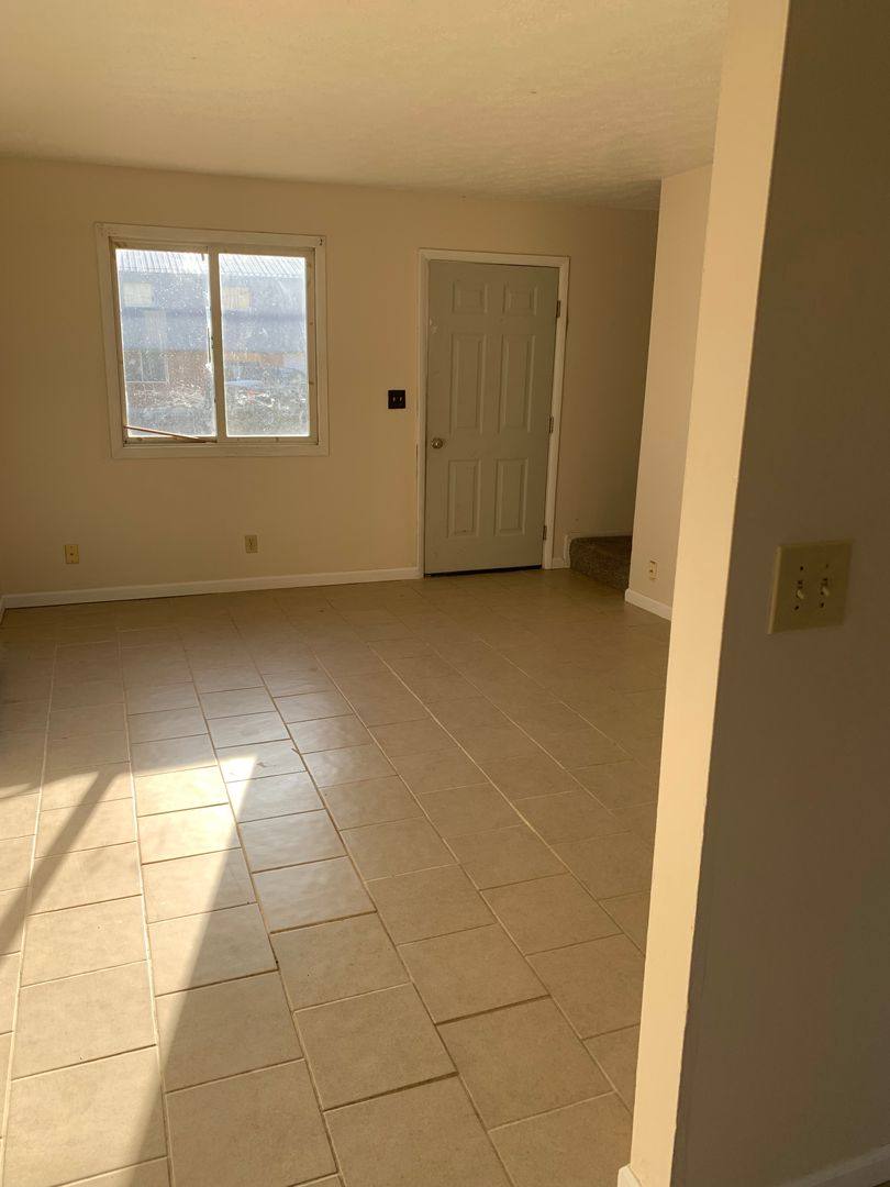 Townhouse for rent at 836 S 13th St, Sebring, OH 44672