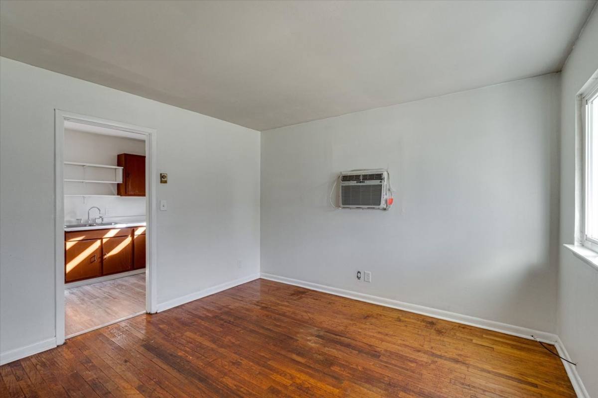 Apartment for rent at 1002 Belmeade Ave, Chattanooga, TN 37411