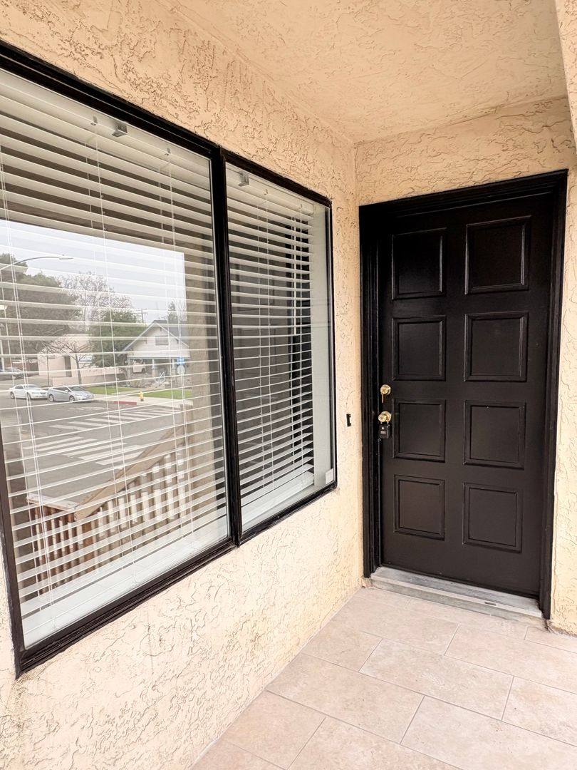 Apartment for rent at 290 N Thor Ave, Turlock, CA 95380