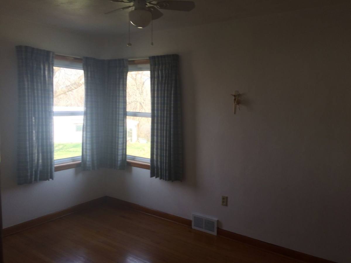 House for rent at 1358 Pottery Rd, Washington, MO 63090