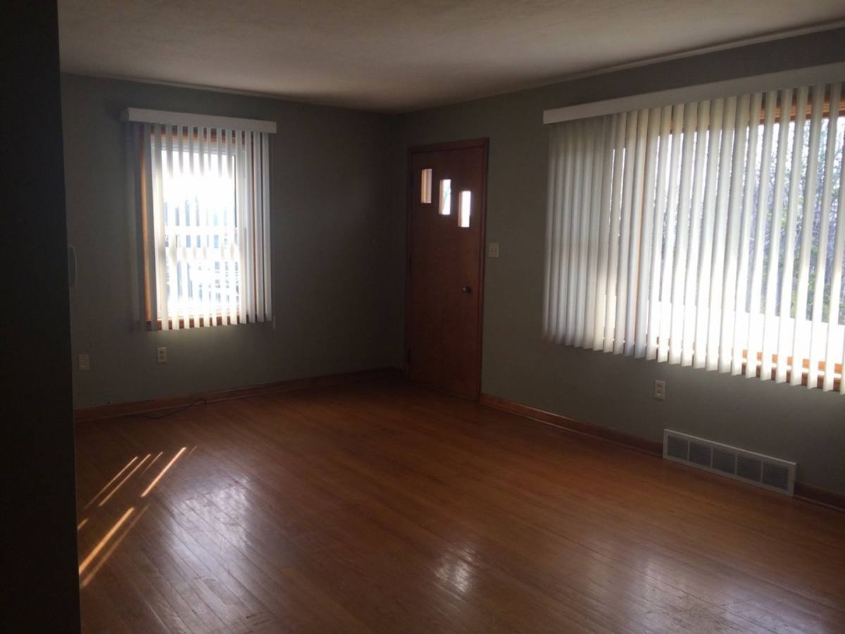 House for rent at 1358 Pottery Rd, Washington, MO 63090