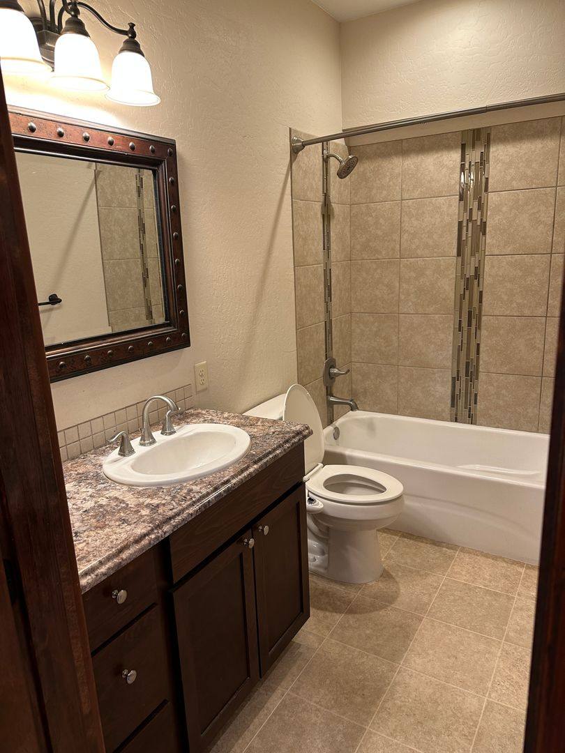 Apartment for rent at 806 N Monroe, Spokane, WA 99201