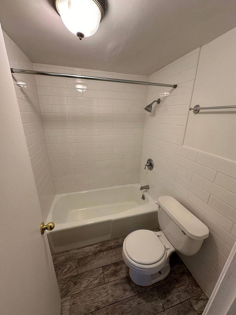 Apartment for rent at 104 E 32nd St, Austin, TX 78705