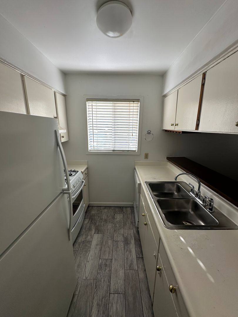 Apartment for rent at 104 E 32nd St, Austin, TX 78705
