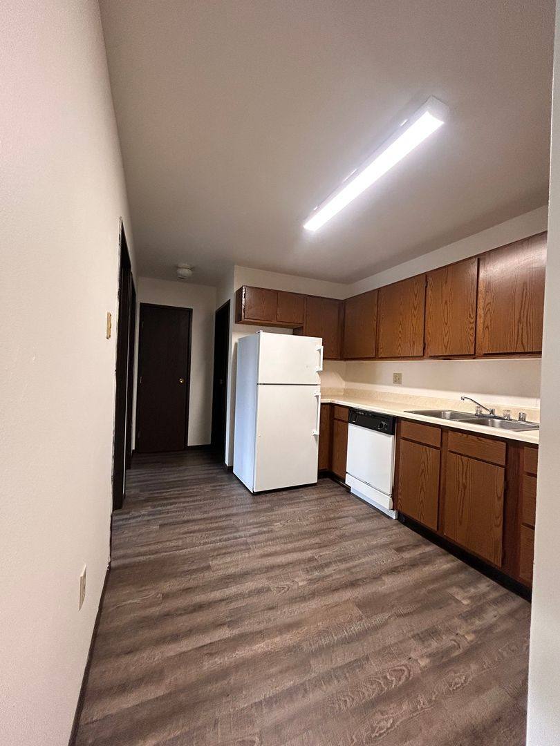 Apartment for rent at 461 Grant St, Stanley, WI 54768