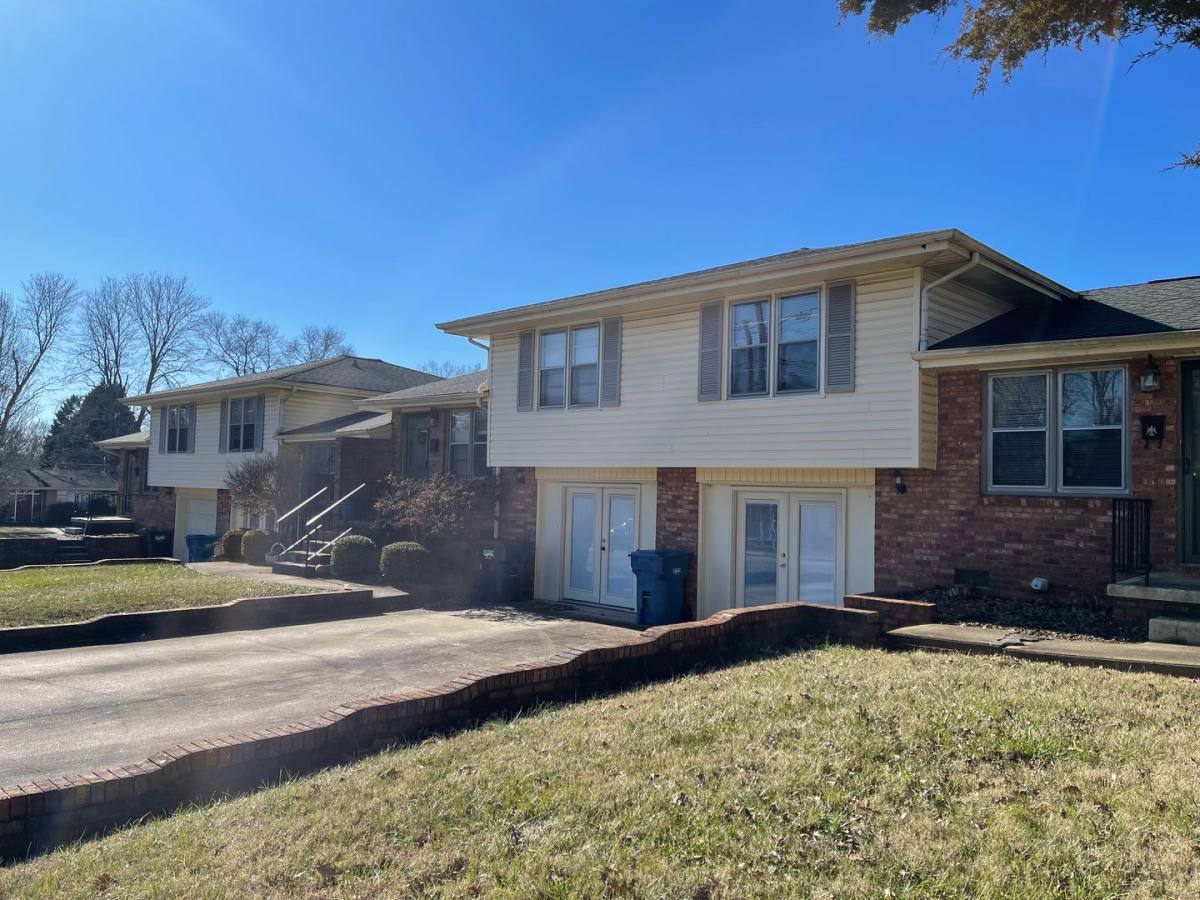 Apartment for rent at 1133 4th St Dr NW, Hickory, NC 28601