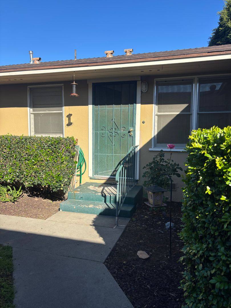 Apartment for rent at 915 Freeman Ave, Long Beach, CA 90804