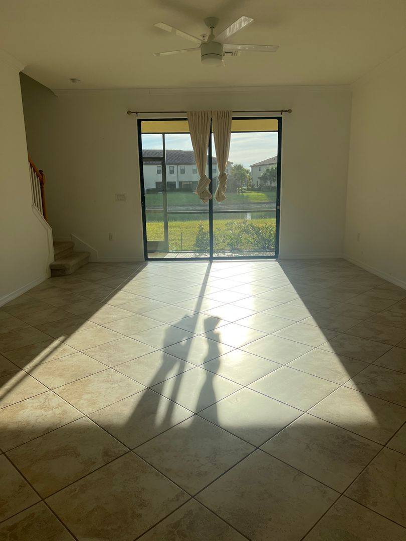 Townhouse for rent at 20417 Lagente Circle, Venice, FL 34293