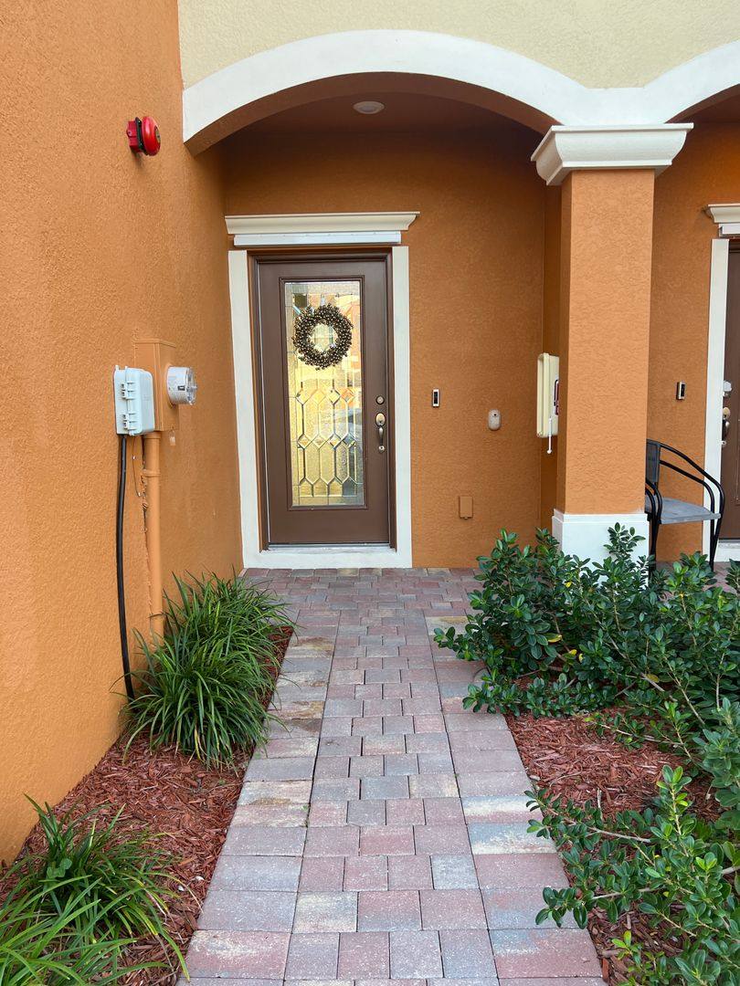 Townhouse for rent at 20417 Lagente Circle, Venice, FL 34293