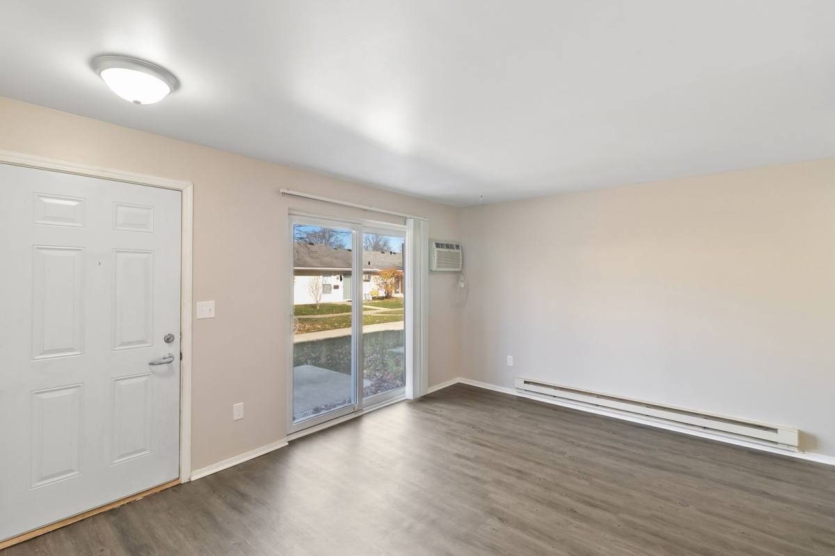 428 Greenwich Dr, Howell, MI 48843 - Apartment for Rent - Image 9
