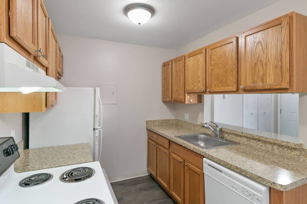 428 Greenwich Dr, Howell, MI 48843 - Apartment for Rent - Image 4