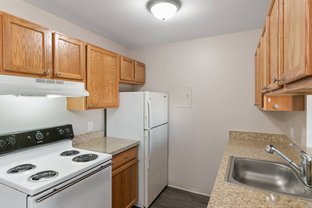 428 Greenwich Dr, Howell, MI 48843 - Apartment for Rent - Image 2