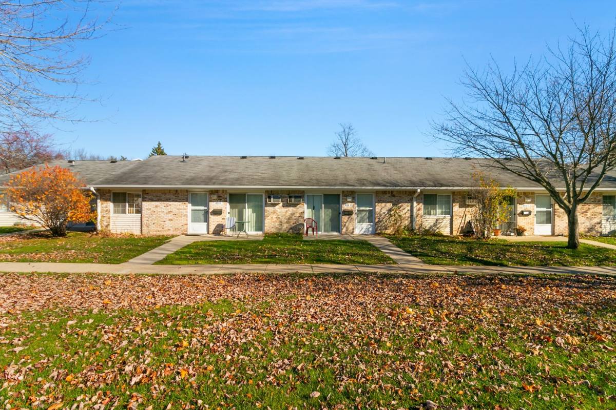 Apartment for rent at 428 Greenwich Dr, Howell, MI 48843