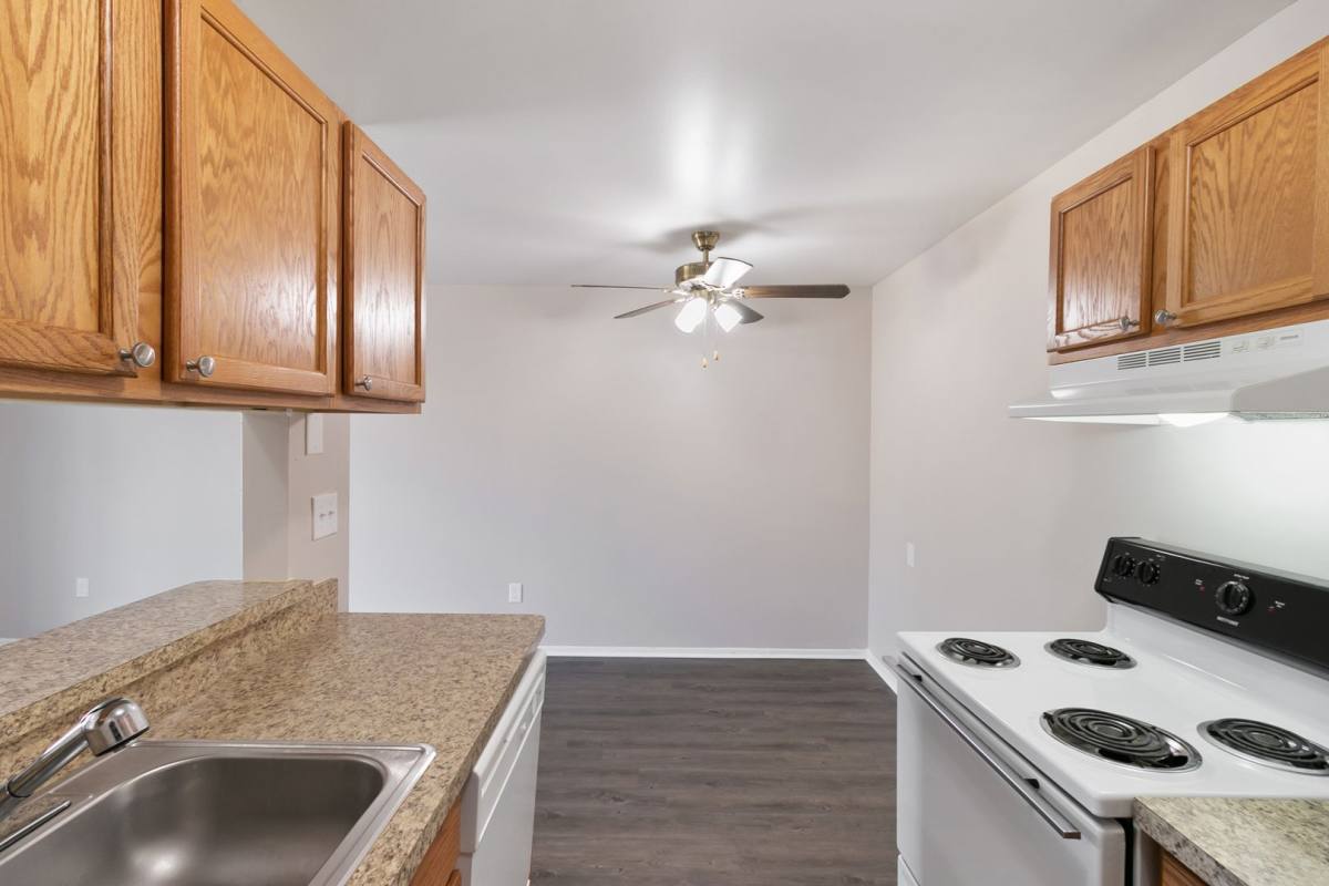 428 Greenwich Dr, Howell, MI 48843 - Apartment for Rent - Image 5
