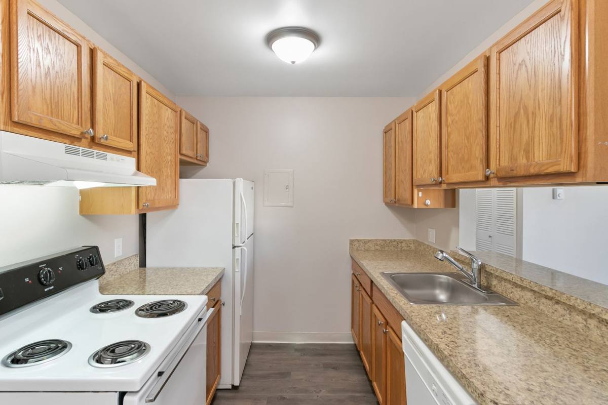 428 Greenwich Dr, Howell, MI 48843 - Apartment for Rent - Image 3