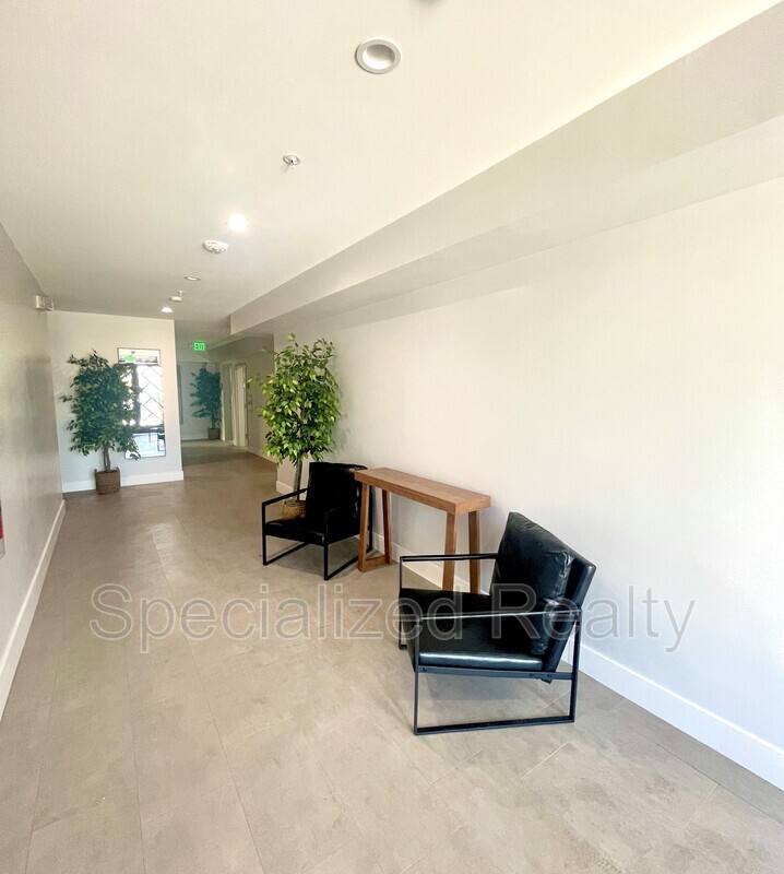 Apartment for rent at 5068 Romaine St, Los Angeles, CA 90029