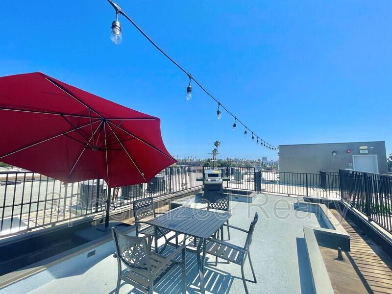 Apartment for rent at 5068 Romaine St, Los Angeles, CA 90029