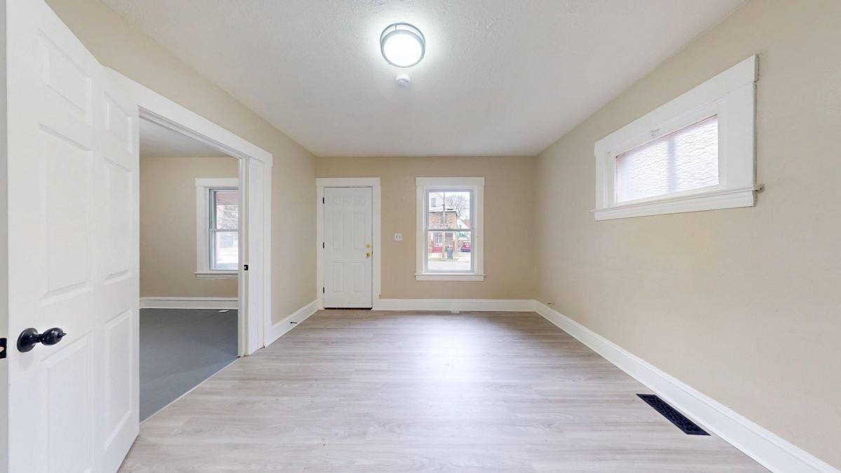 Apartment for rent at 3865 W 16th St, Cleveland, OH 44109