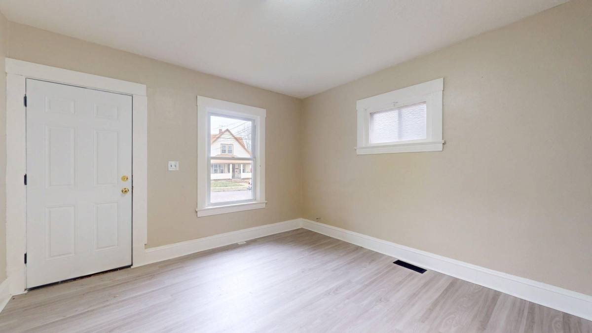 Apartment for rent at 3865 W 16th St, Cleveland, OH 44109
