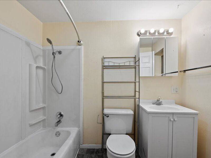 Apartment for rent at 800 N Irving St #3, Kennewick, WA 99336