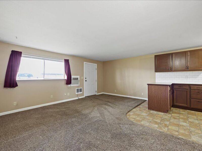 Apartment for rent at 800 N Irving St #3, Kennewick, WA 99336