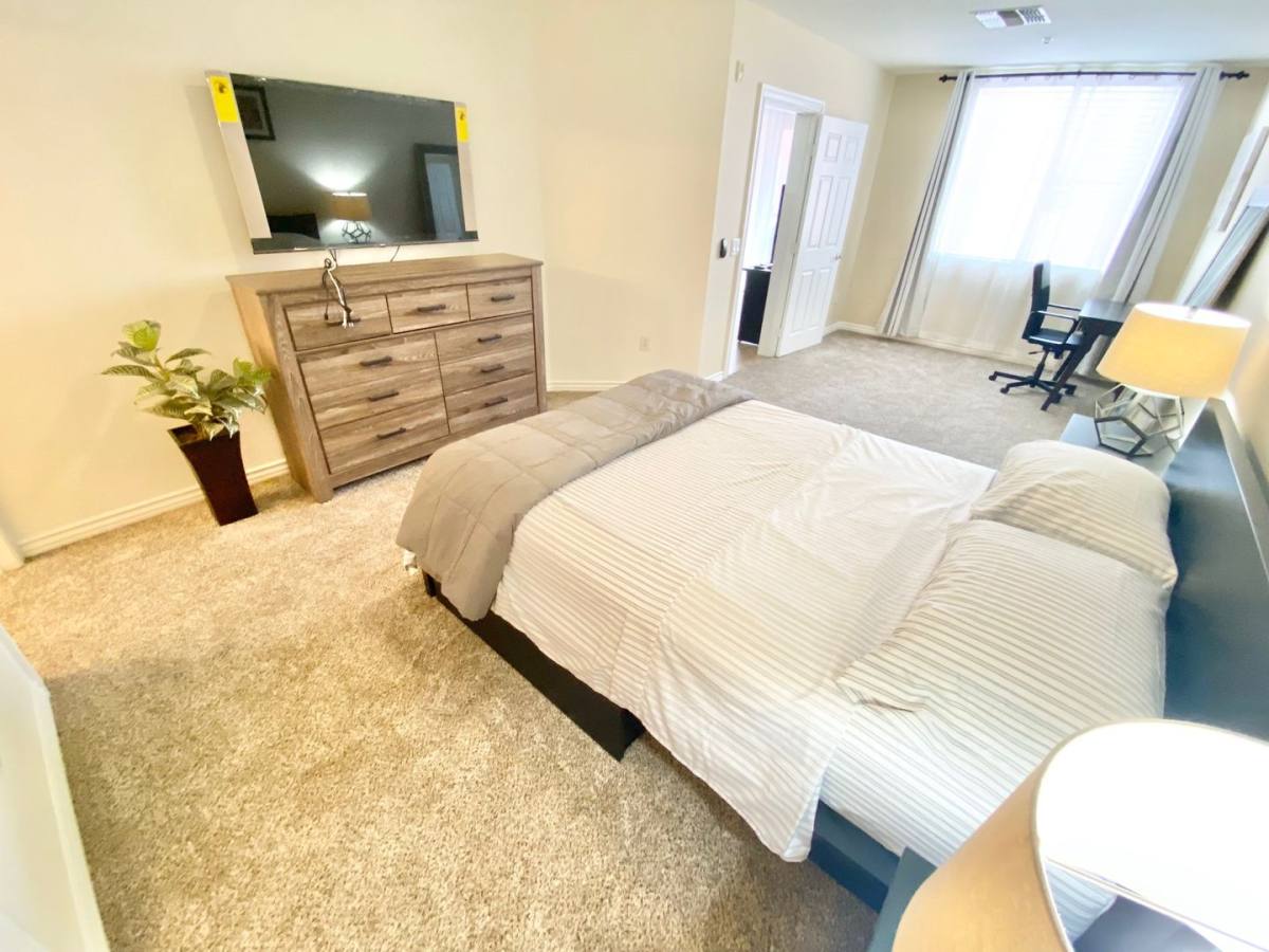 Condo for rent at 39 E Agate, Las Vegas, NV 89123