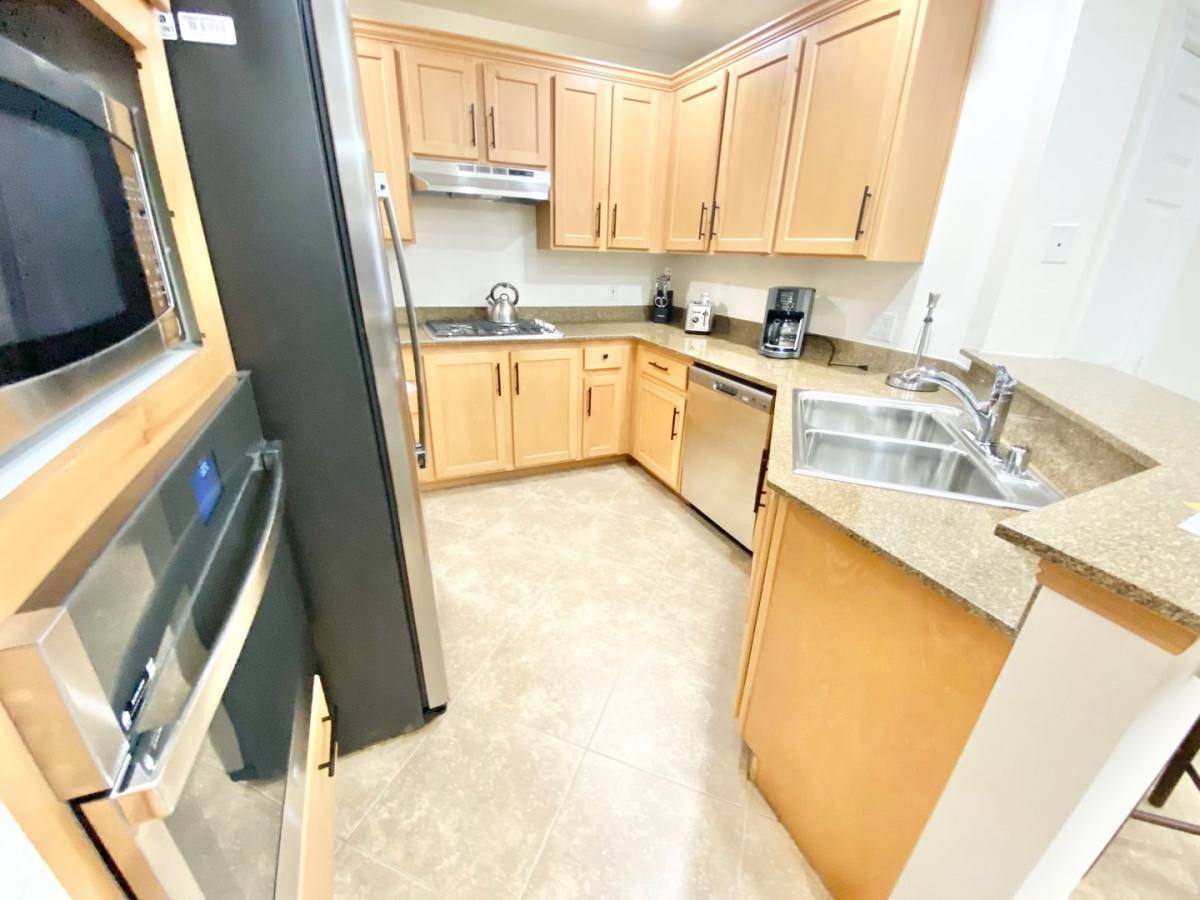 Condo for rent at 39 E Agate, Las Vegas, NV 89123