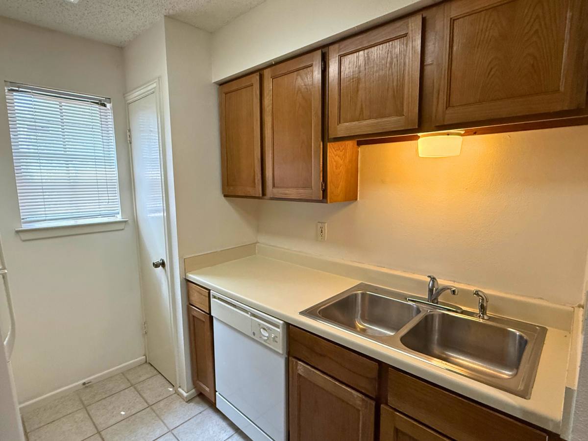 Condo for rent at 13018 Heimer, San Antonio, TX 78216
