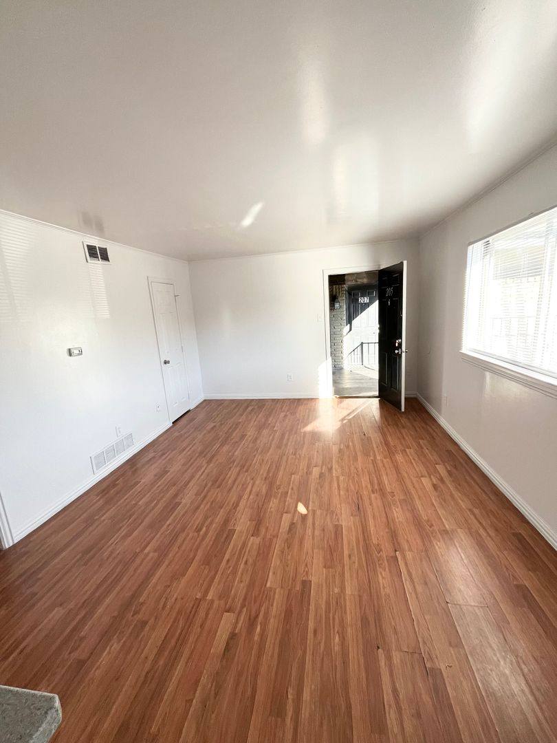 Apartment for rent at 1728 Fitzhugh Ave, Dallas, TX 75204