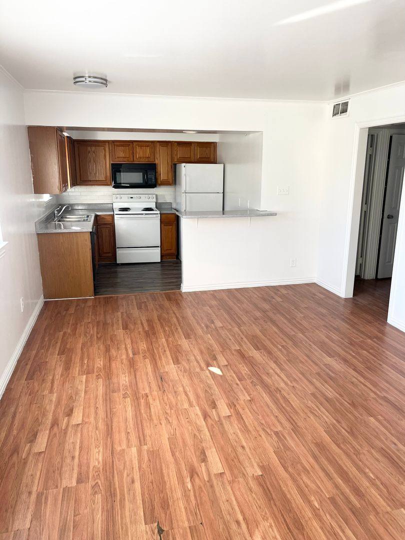 Apartment for rent at 1728 Fitzhugh Ave, Dallas, TX 75204