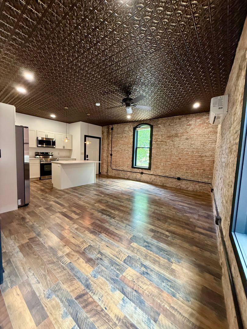 Apartment for rent at 101 N Jefferson St, Saint James, MO 65559