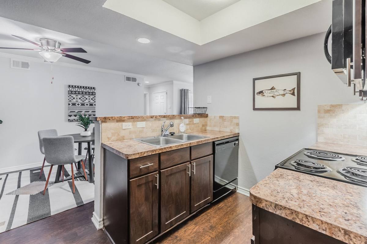 Apartment for rent at 9600 Golf Lakes Trail, Dallas, TX 75231